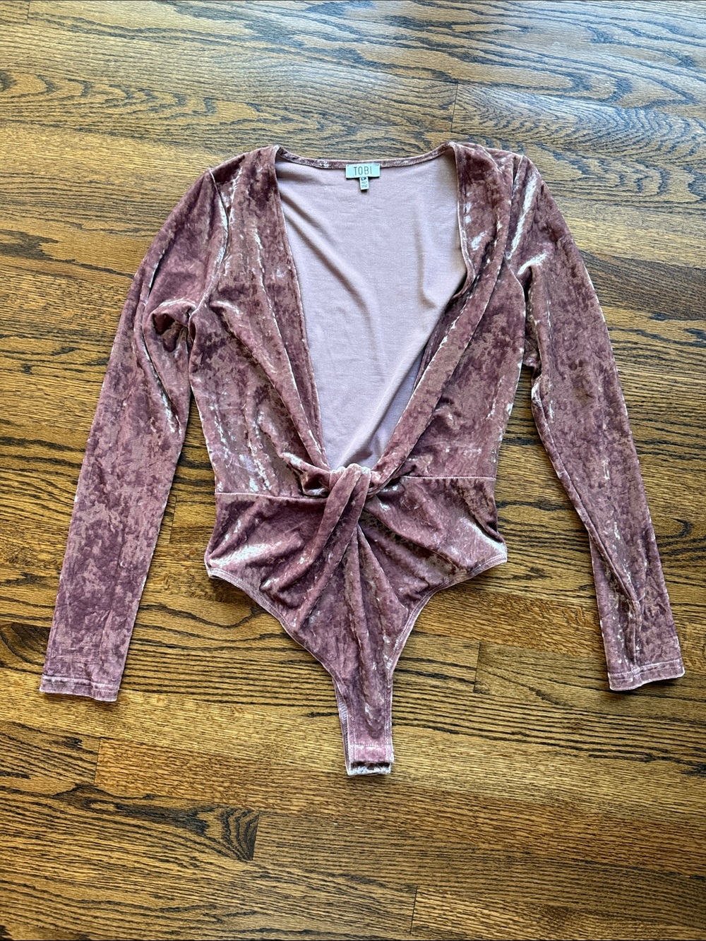 Tobi Women’s Small Dusty Rose Crushed Velvet Twist-Front Long Sleeve Bodysuit